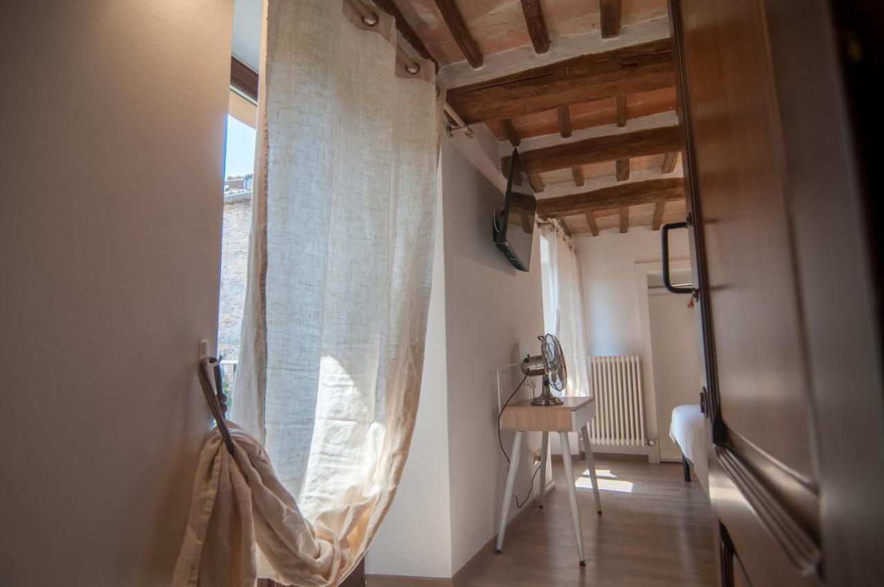 Готель Umbrian Concierge - La Casa Dei Pellari Перуджа Екстер'єр фото