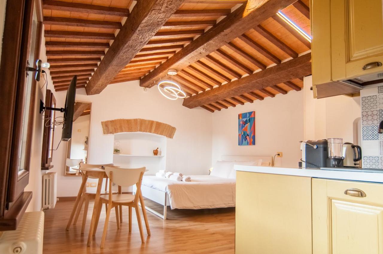 Готель Umbrian Concierge - La Casa Dei Pellari Перуджа Екстер'єр фото