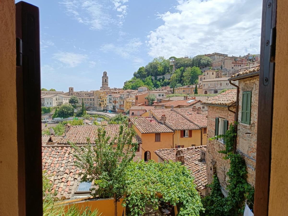 Готель Umbrian Concierge - La Casa Dei Pellari Перуджа Екстер'єр фото
