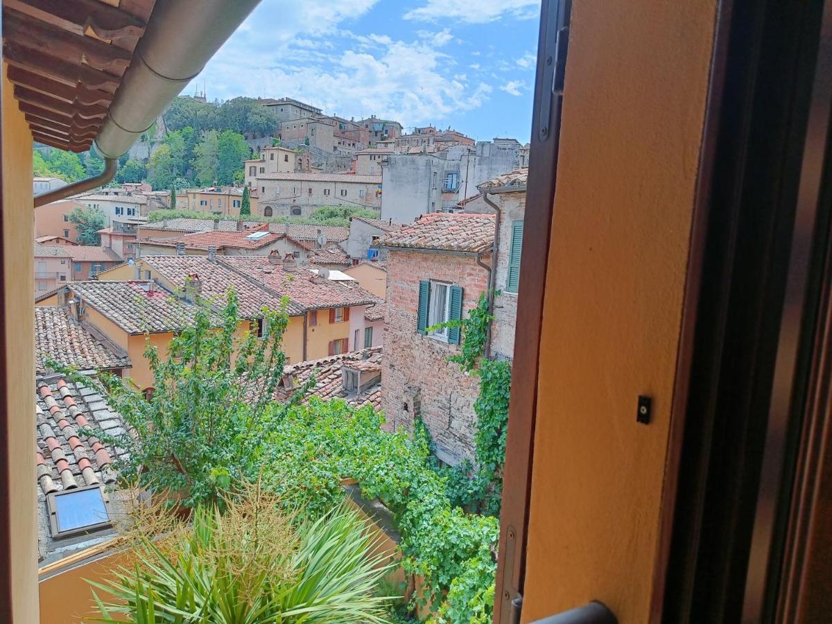 Готель Umbrian Concierge - La Casa Dei Pellari Перуджа Екстер'єр фото
